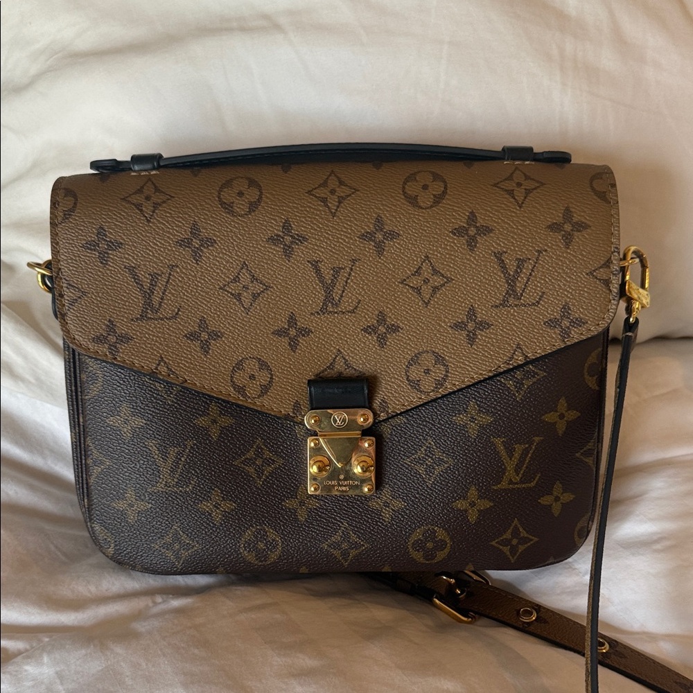 100% authentic Louis Vuitton Brown Designer Crossbody Bag
